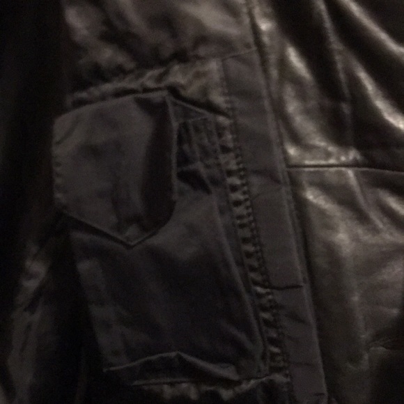 Nautica men’s leather jacket, lightly worn. - Picture 3 of 12